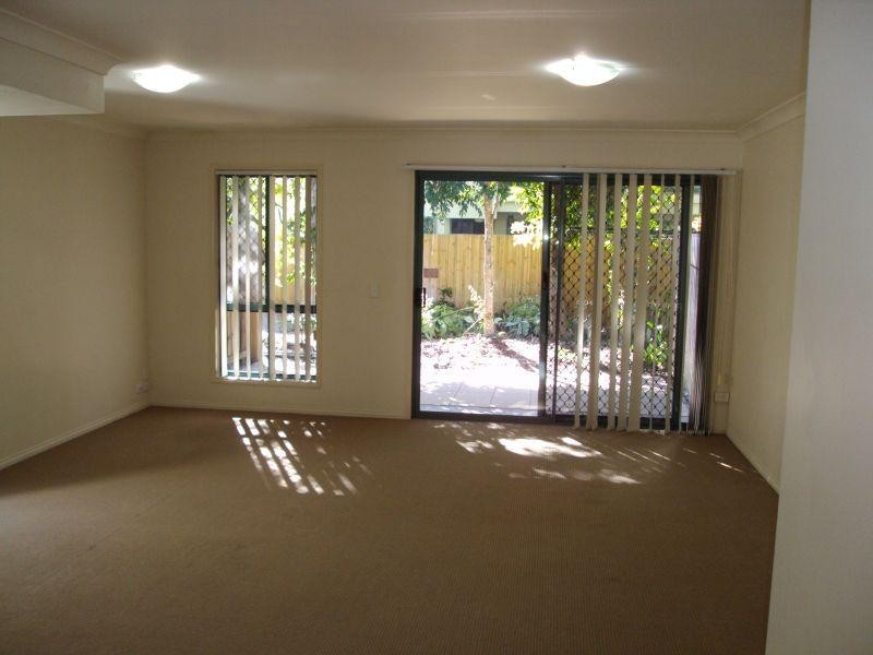 Lodge 2 Unit 12/87-9 Heeb Street, Ashmore QLD 4214