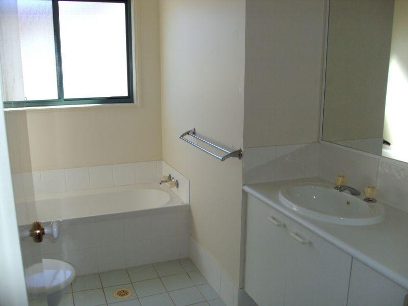 Lodge 2 Unit 12/87-9 Heeb Street, Ashmore QLD 4214