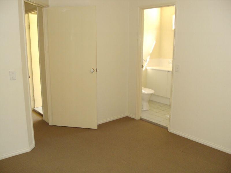 Lodge 2 Unit 12/87-9 Heeb Street, Ashmore QLD 4214