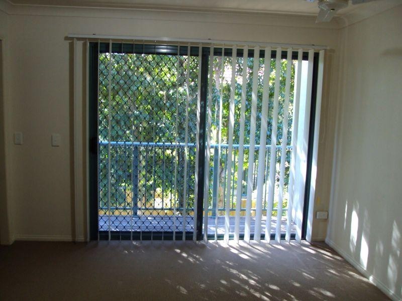 Lodge 2 Unit 12/87-9 Heeb Street, Ashmore QLD 4214
