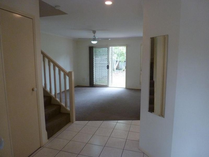 102 Alexander Drive, Highland Park QLD 4211