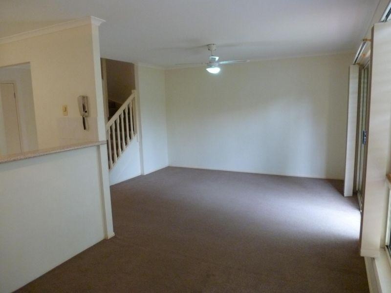 102 Alexander Drive, Highland Park QLD 4211