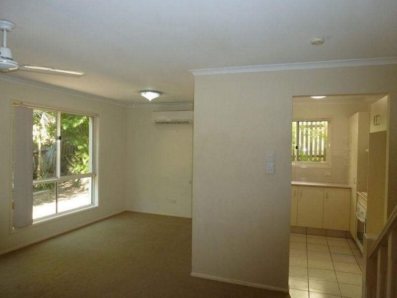 102 Alexander Drive, Highland Park QLD 4211