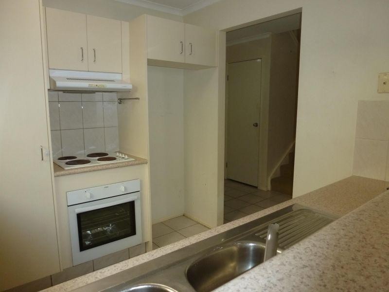 102 Alexander Drive, Highland Park QLD 4211