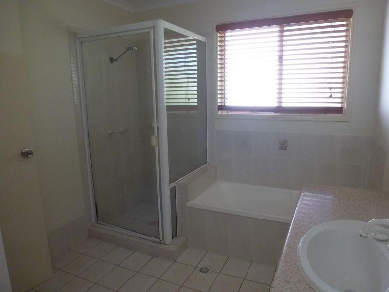 102 Alexander Drive, Highland Park QLD 4211