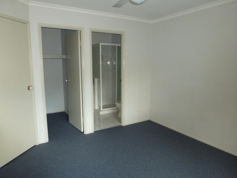 102 Alexander Drive, Highland Park QLD 4211