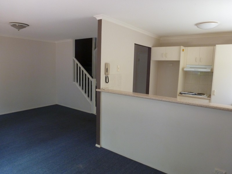 102 Alexander Drive, Highland Park QLD 4211