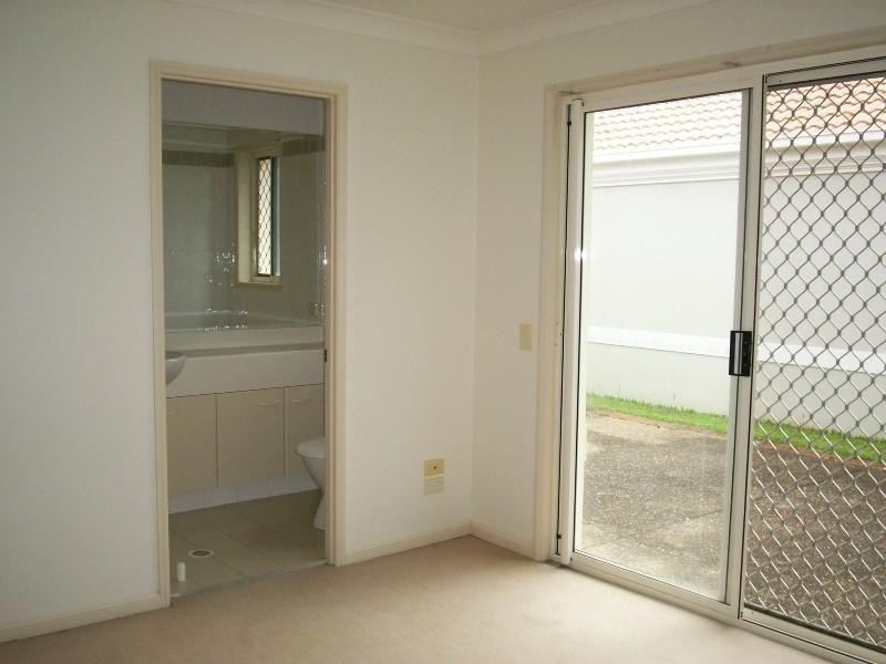 57/2 Langport Parade, Mudgeeraba QLD 4213