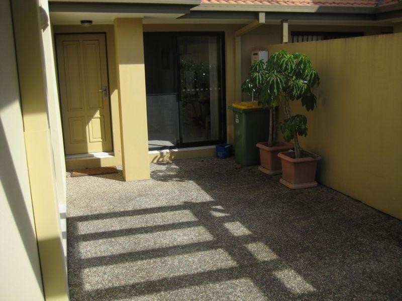 136 Palm Meadows Drive, Carrara QLD 4211