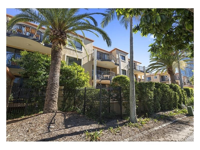 16-26 Waverley Street, Southport QLD 4215