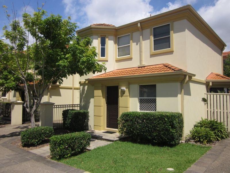 14/99-101 Heeb Street, Benowa QLD 4217