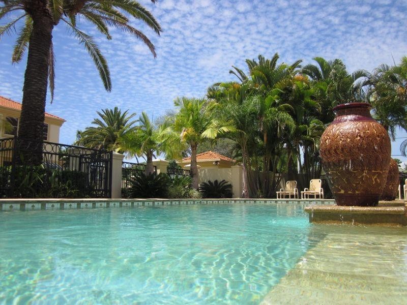 14/99-101 Heeb Street, Benowa QLD 4217