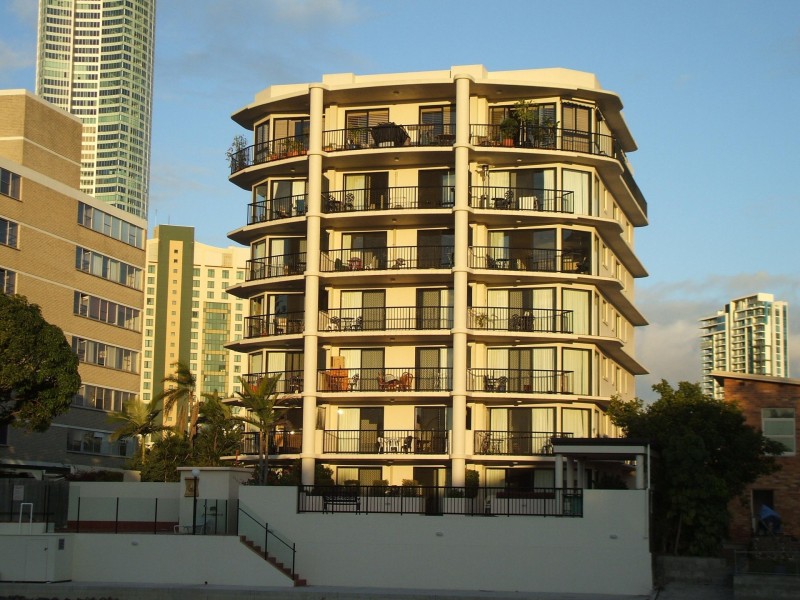 11/12 Paradise Island, Surfers Paradise QLD 4217
