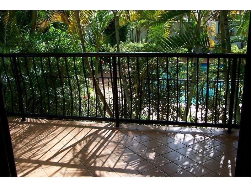 16-24 Purli Street, Chevron Island QLD 4217