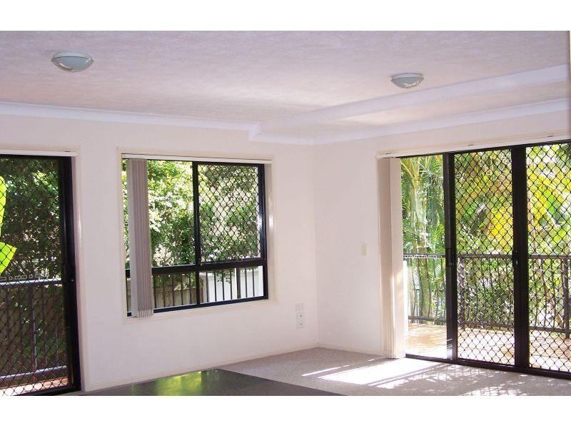 16-24 Purli Street, Chevron Island QLD 4217