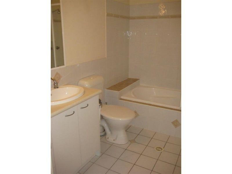 62/316 Long Street, Graceville QLD 4075