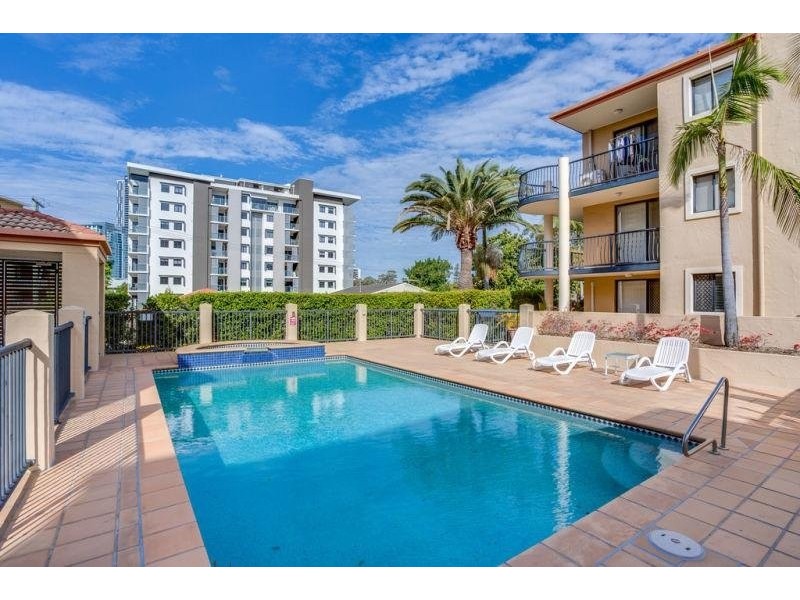 16-26 Waverley Street, Southport QLD 4215