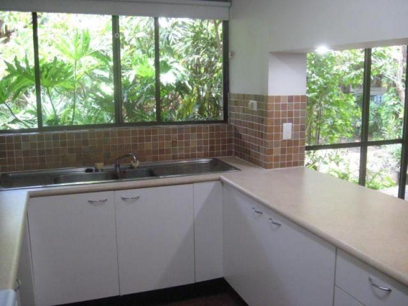 111 Markeri Street, Mermaid Waters QLD 4218