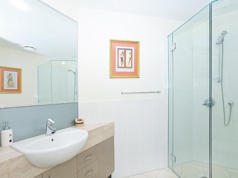 9 Sylvan Road, Toowong QLD 4066