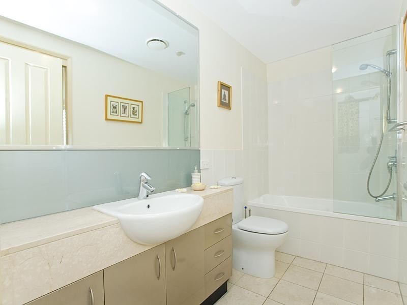 9 Sylvan Road, Toowong QLD 4066