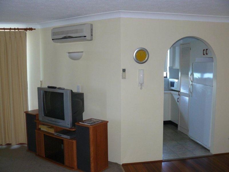 9 Bayview Street, Runaway Bay QLD 4216