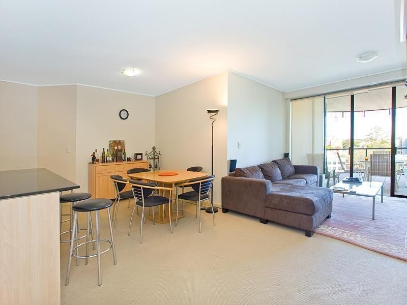 9 Sylvan Road, Toowong QLD 4066