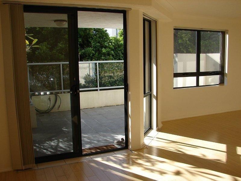 11/6 Fifth Avenue, Burleigh Heads QLD 4220