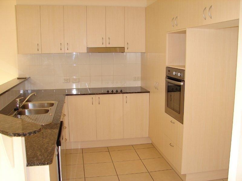 11/6 Fifth Avenue, Burleigh Heads QLD 4220