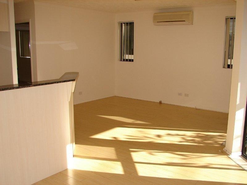 11/6 Fifth Avenue, Burleigh Heads QLD 4220