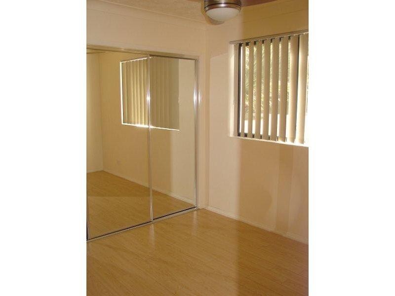 11/6 Fifth Avenue, Burleigh Heads QLD 4220