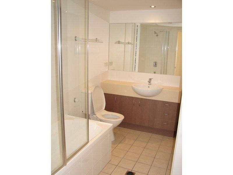 11/6 Fifth Avenue, Burleigh Heads QLD 4220