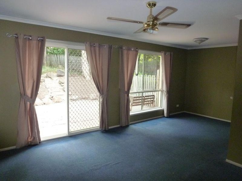 102 Alexander Drive, Highland Park QLD 4211