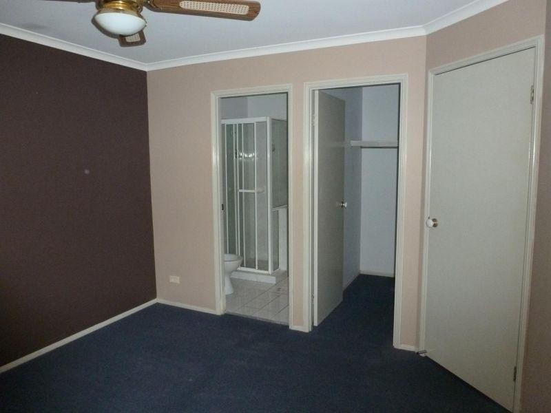 102 Alexander Drive, Highland Park QLD 4211