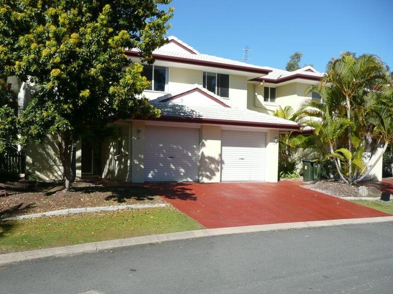 102 Alexander Drive, Highland Park QLD 4211