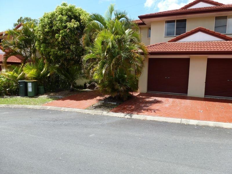 102 Alexander Drive, Highland Park QLD 4211