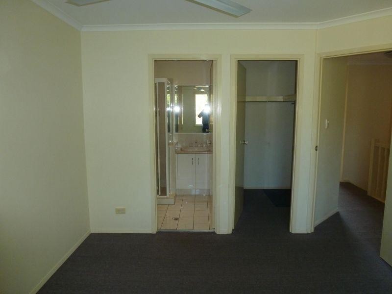 102 Alexander Drive, Highland Park QLD 4211