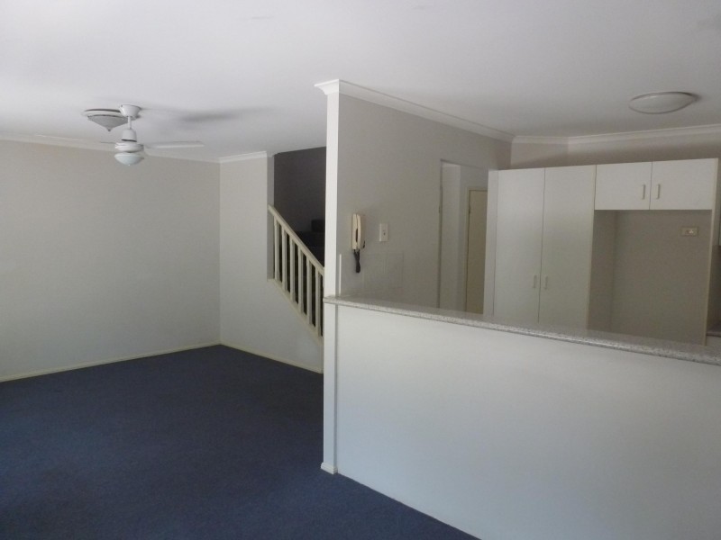 102 Alexander Drive, Highland Park QLD 4211