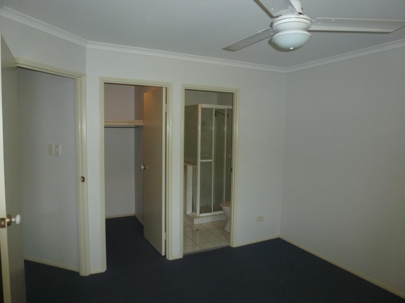 102 Alexander Drive, Highland Park QLD 4211