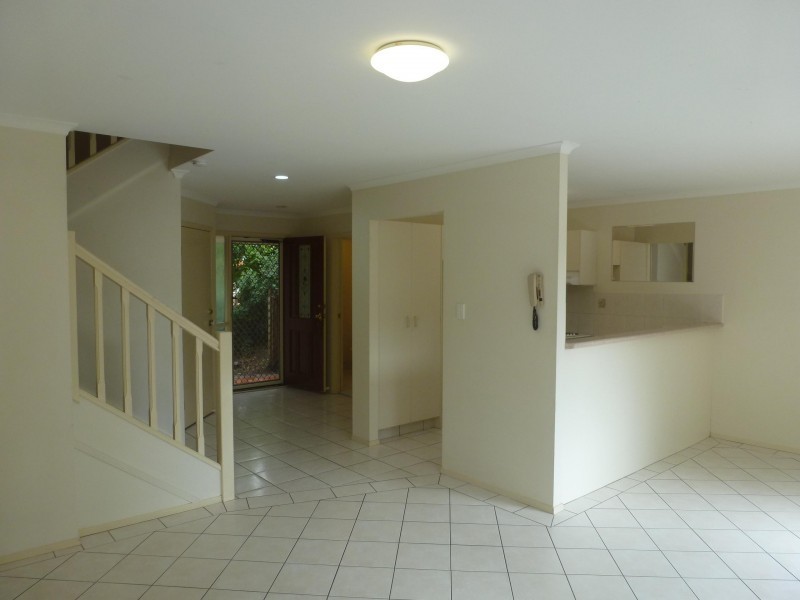 64/102 Alexander Drive, Highland Park QLD 4211