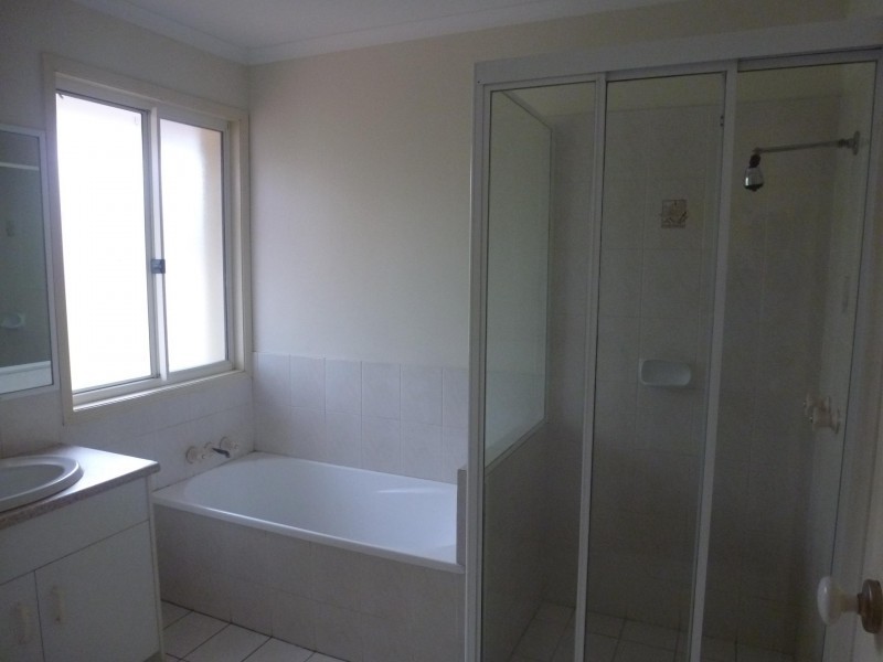 64/102 Alexander Drive, Highland Park QLD 4211