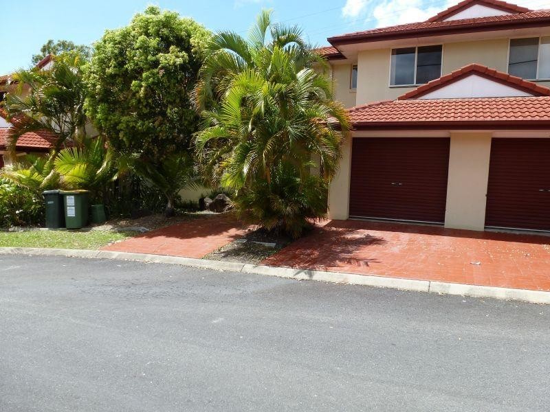 102 Alexander Drive, Highland Park QLD 4211