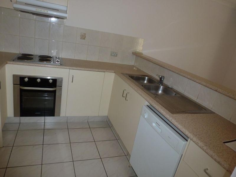 102 Alexander Drive, Highland Park QLD 4211