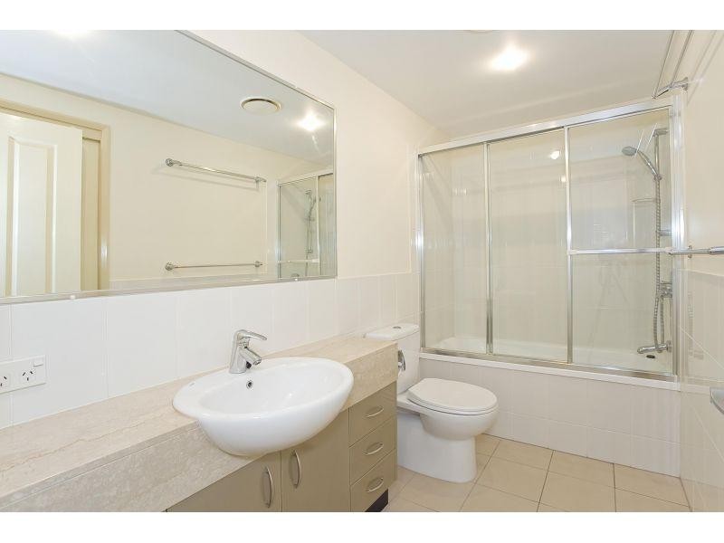 9 Sylvan Road, Toowong QLD 4066