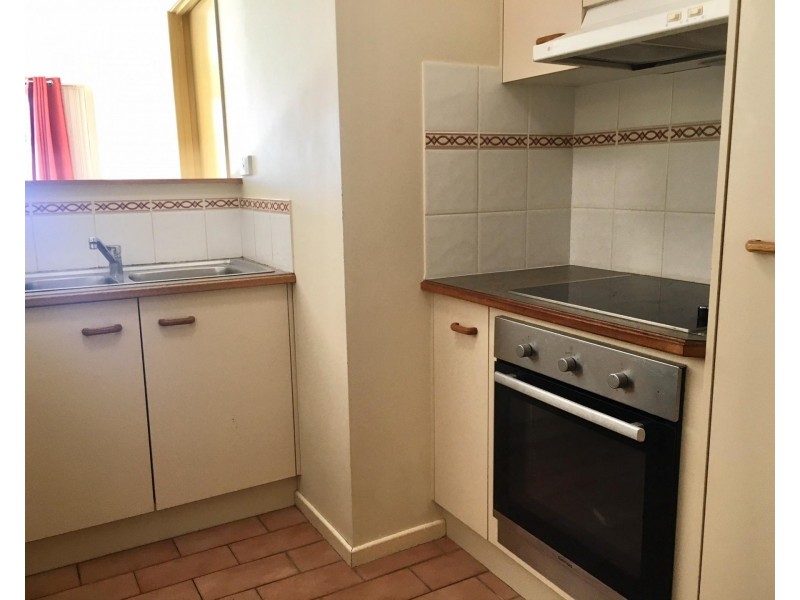 30/6-20 Ben Lomond Drive, Highland Park QLD 4211