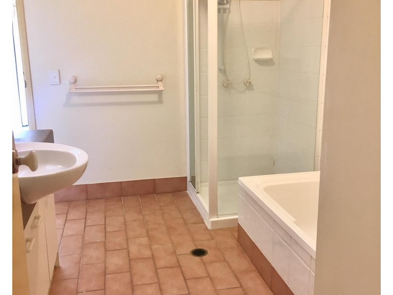 30/6-20 Ben Lomond Drive, Highland Park QLD 4211