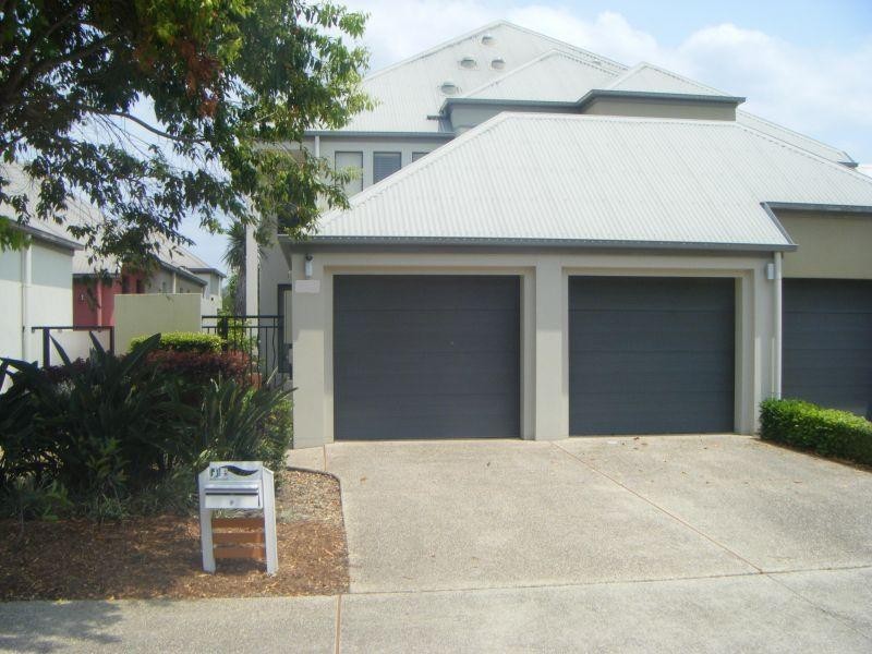 1 The Vistas Drive, Carrara QLD 4211