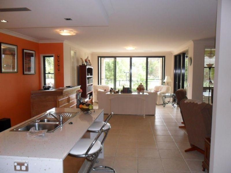 1 The Vistas Drive, Carrara QLD 4211