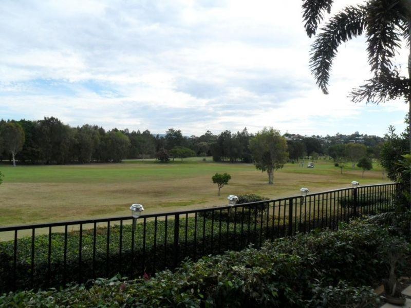 1 The Vistas Drive, Carrara QLD 4211