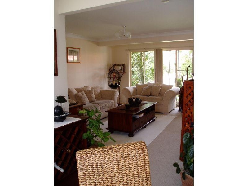 23 Tristan Court, Benowa QLD 4217