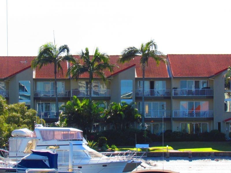 23/22 Jennifer Avenue, Runaway Bay QLD 4216